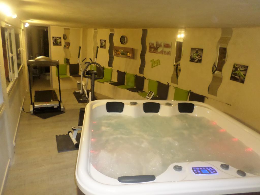 Appart'Hotel Les Tilleuls Saint-Macaire Room photo