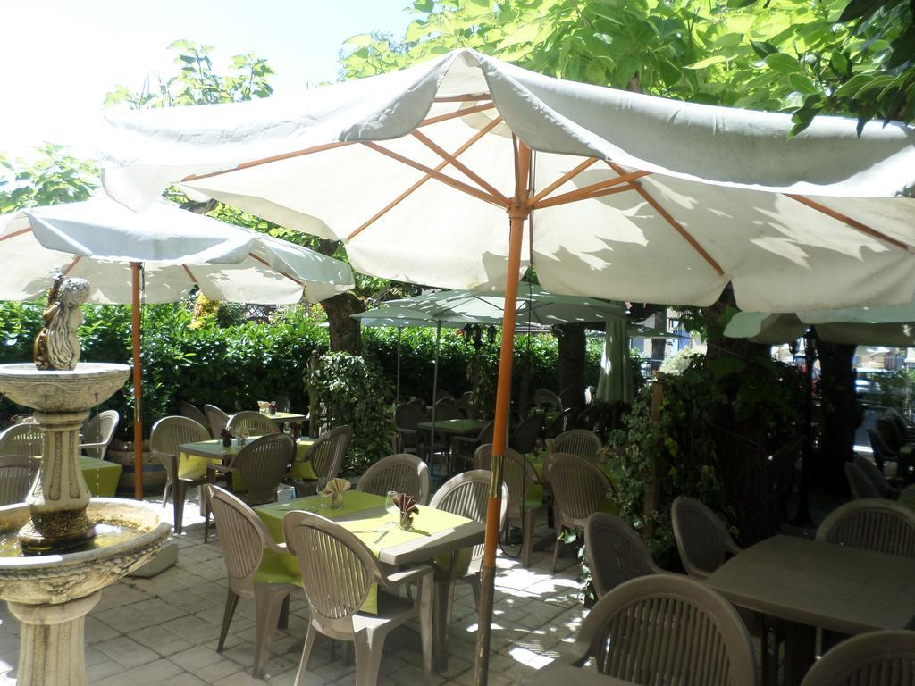 Appart'Hotel Les Tilleuls Saint-Macaire Room photo