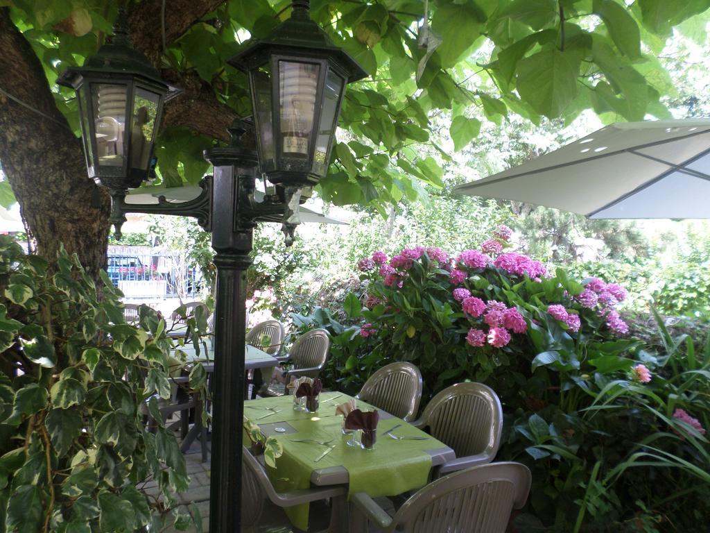 Appart'Hotel Les Tilleuls Saint-Macaire Exterior photo