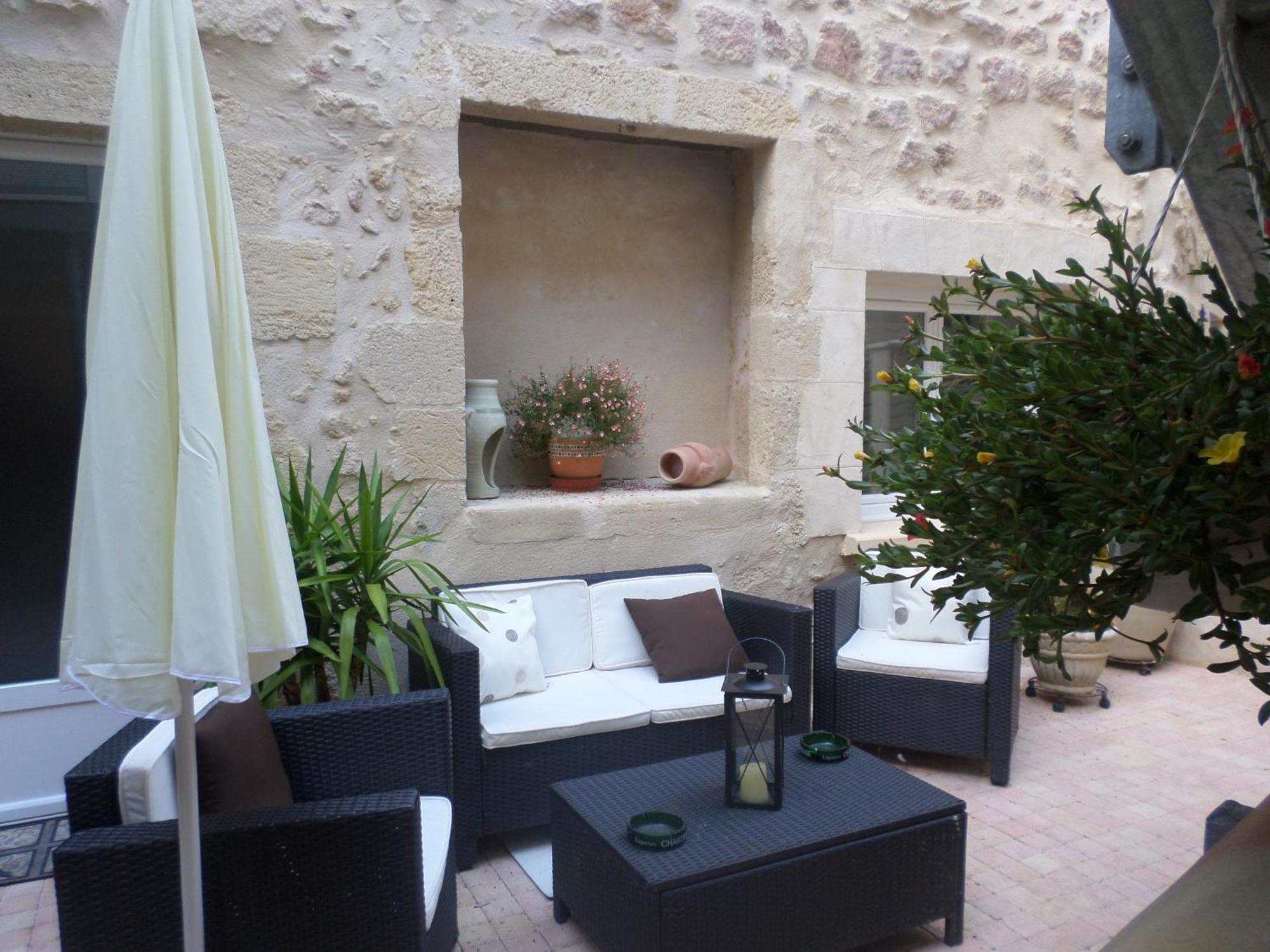 Appart'Hotel Les Tilleuls Saint-Macaire Exterior photo