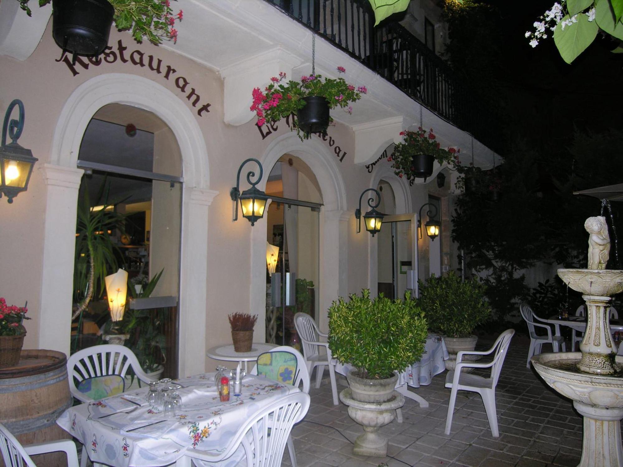 Appart'Hotel Les Tilleuls Saint-Macaire Exterior photo
