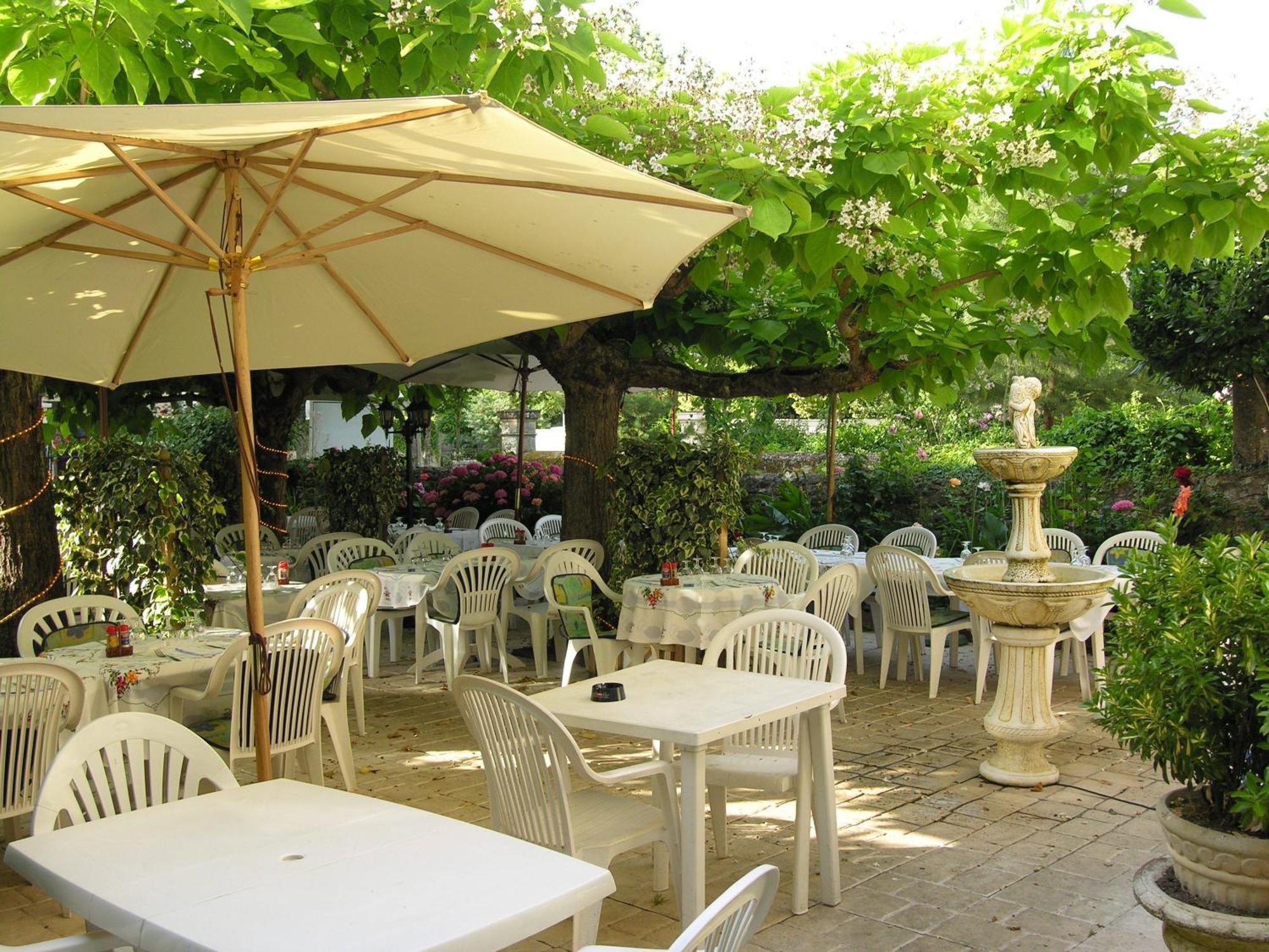 Appart'Hotel Les Tilleuls Saint-Macaire Exterior photo