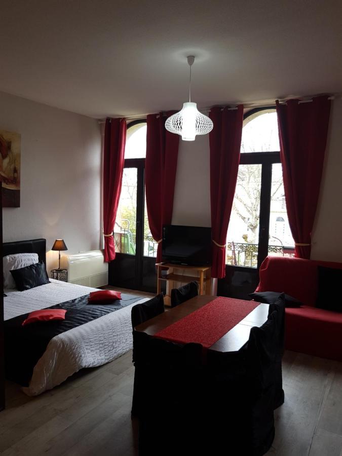 Appart'Hotel Les Tilleuls Saint-Macaire Exterior photo